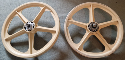 Genuine 1982 skyway tuff - skyway, wheel