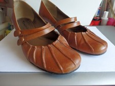 LEATHER LACIES TAN SHOES WITH
