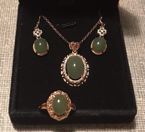 Elegant hetian jade - elegant,