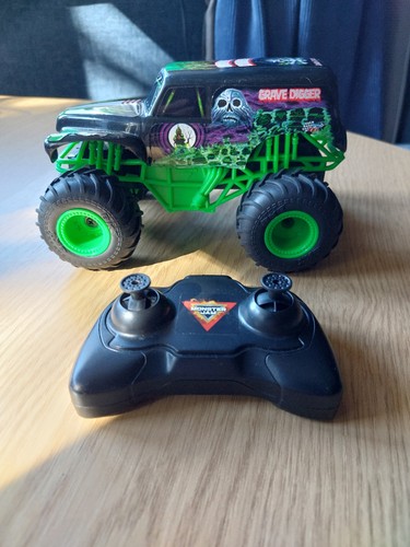 Monster jam grave digger - monster,