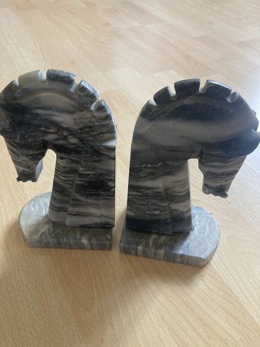 Pair marble horse head - pair,