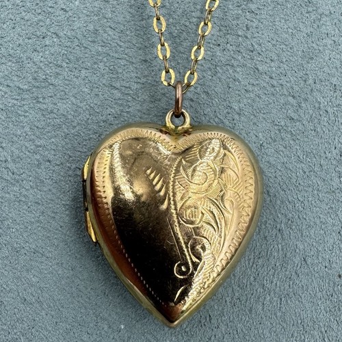 Antique 9ct gold bkft locket