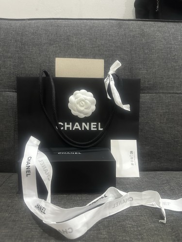 Authentic chanel small gift - chanel,