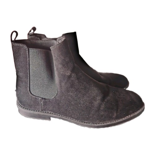 Bnwt faux suede chelsea - faux, boots