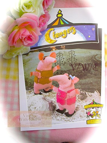 Large print version knitting - large,