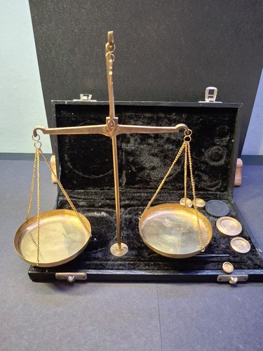 Antique portable apothecary - portable, /