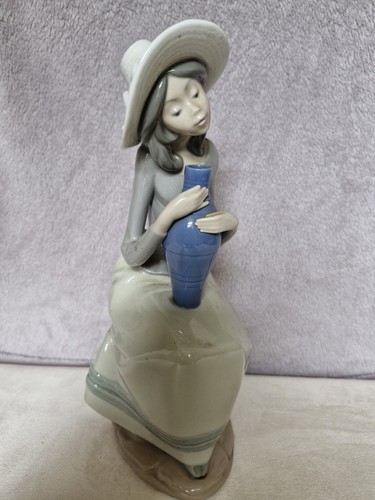 Lladro figurine woman - woman, with