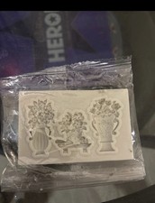 1 x silicone mould flower pots