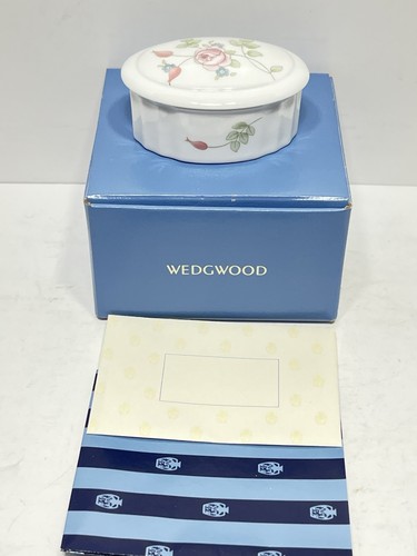 Vintage wedgwood rosehip bone - wedgwood,