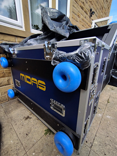 Midas touring grade road case - road,