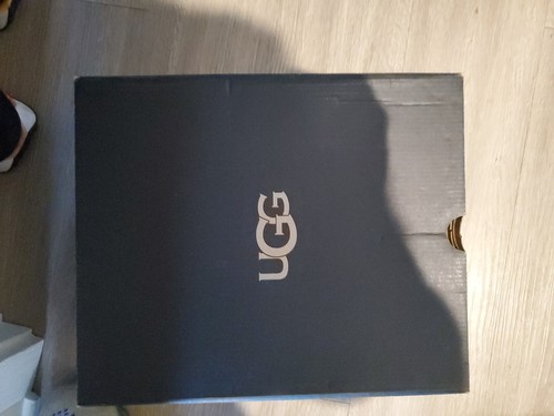 UGG
