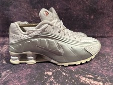 NIKE Shox R4 GS White-Metallic Silver 104265-131 Trainers Size 6 UK EUR39 US6.5