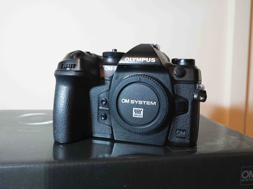 Olympus 4 mp - om-1,