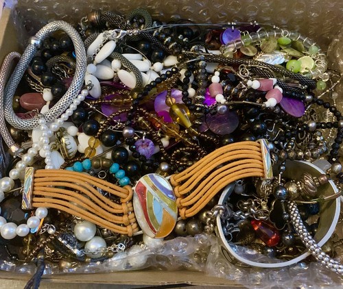 Mixed costumejewellery - 1, kg