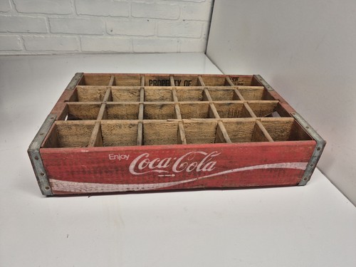 Vintage wood red coca - vintage, cola