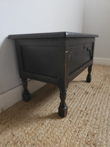 Vintage oak chest - oak,
