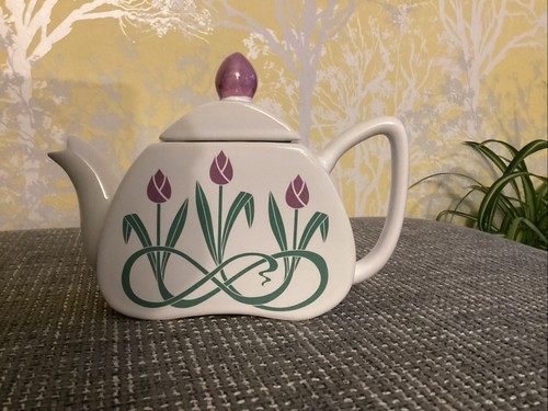 Swineside teapottery tulip art - tulip,