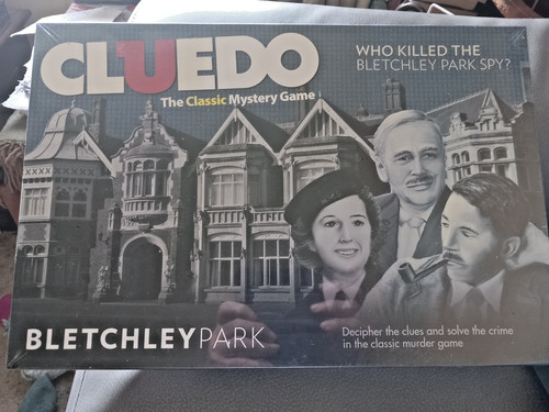 Hasbro cluedo bletchley park - hasbro,