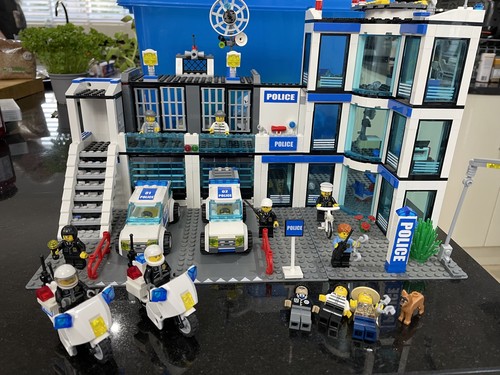 Lego city 7498 police - 7498, station