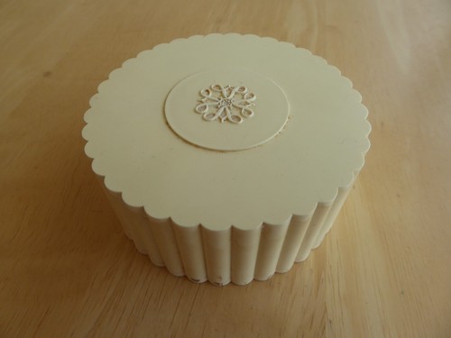 Vintage avon cosmetics 43g - avon,