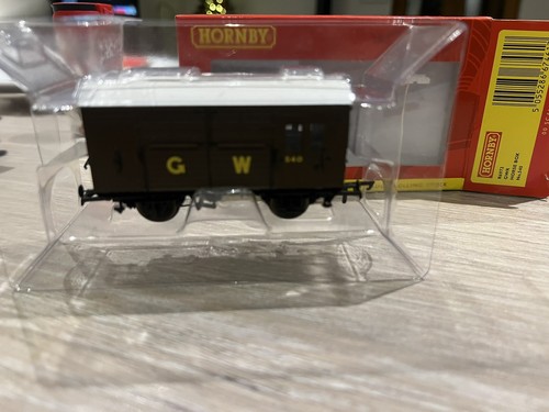 Hornby r6972 gwr horse - box, no