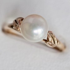Mikimoto cultured akoya pearl