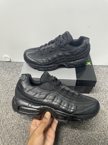 Triple black nike air max - triple,