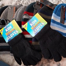 Wholesale Job Lot Of Beanie Hats And Gloves X16 In Total Mixed Sizes