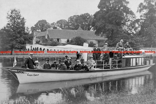 F014916 river thames - thames, lady