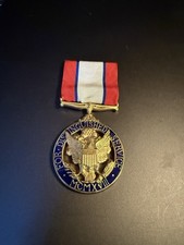 US07 - DISTINGUISHED SERVICE