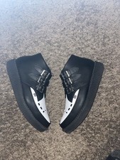 Black & White TUK 3-Buckle