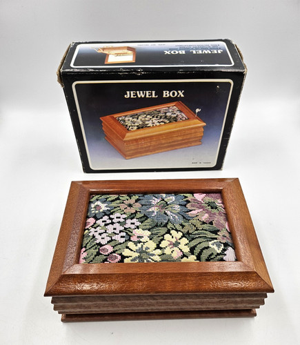 Vintage 1990 wood floral - 1990’s,
