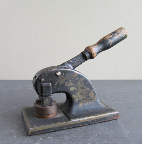 Antique victorian cast iron - cast,