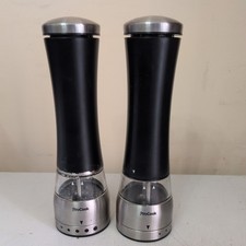 Set of PRO COOK  Salt & Pepper mills Battery Operated. Adjustable grinder too. 