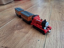 THOMAS THE TANK ENGINE - JAMES