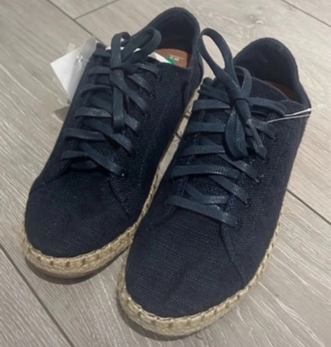 Navy lacy toms size 4 - up,