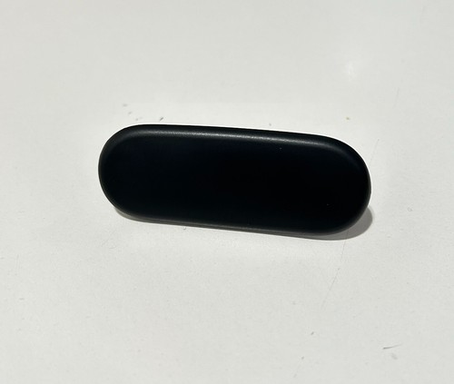 Rear seat belt guide - rear,
