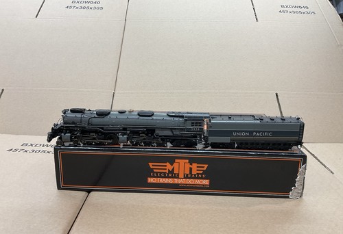 Mth scale steam locomotive - ho,