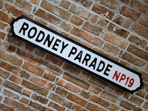 Rodney parade faux - rodney, cast