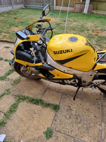 Suzuki gsxr 600 srad breaking - suzuki, (breaking