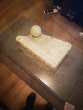 Post macron stone table