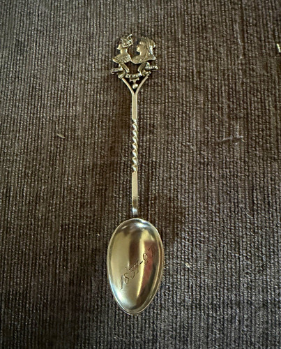 Sterling silver queen victoria - sterling,