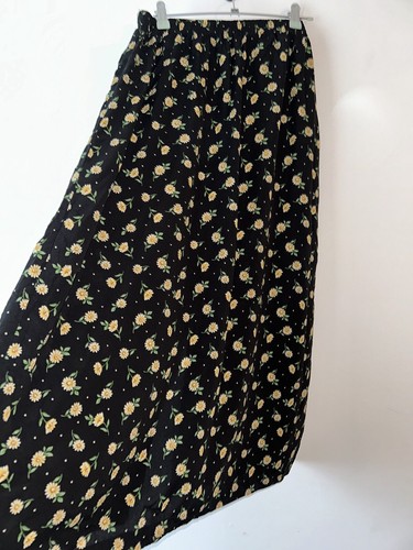 Long black floral skirt back - black,