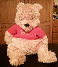 Disney Store Winnie-The-Pooh