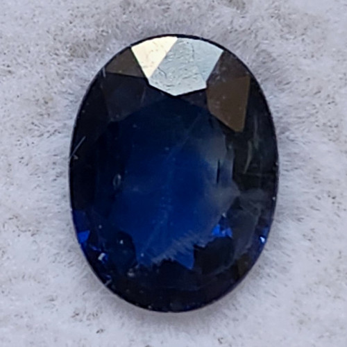 Natural blue sapphire ct - 1.25,