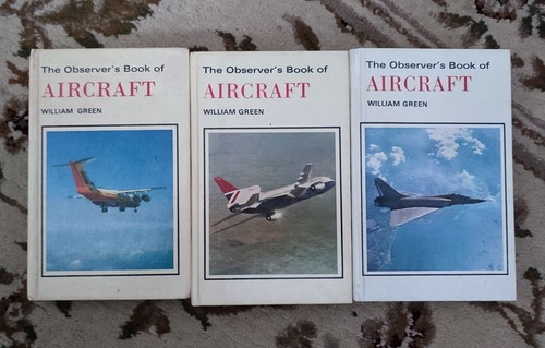 Observer books aircraft - observer, of