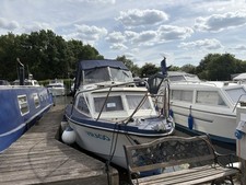 River cruiser live aboard Fairline Fury 26ft 4 Berth Boat