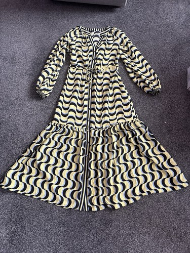 Yellow wave geometric - wave,