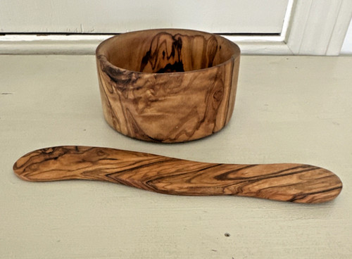 Olive wood bowl with matching