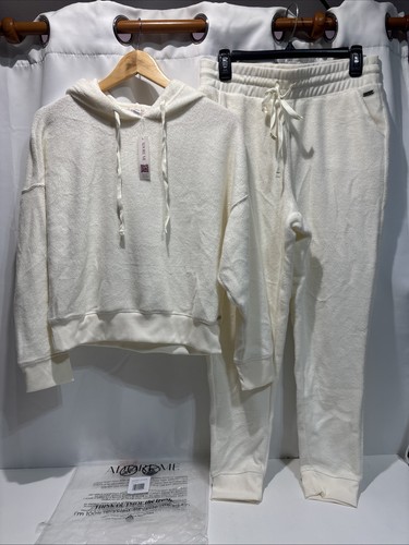 Adore whisper white fleece - me,